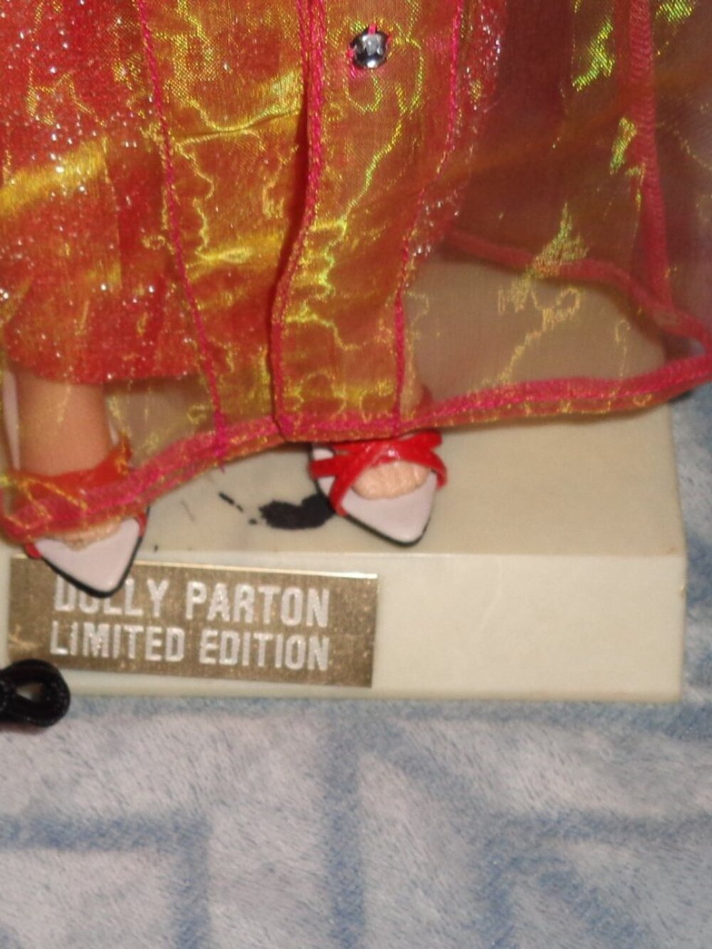 SOLD! SOLD! SOLD! -GOLDBERGER 17" VINYL DOLLY PARTON FASHION DOLL-EXCELLENT - Picture 5 of 5